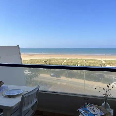 Le Voilier Bleu 생장드몽